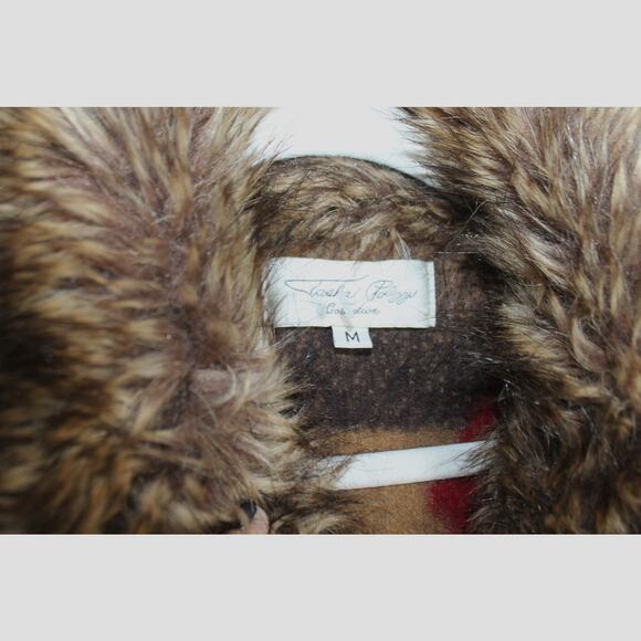 Tasha Polizzi Southwestern Faux Fur Trimmed Blanket Vest sz M - Picture 3 of 3